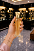 GOLD RUSH – Paris Hilton